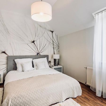 Monarchia Apartman Grand Mosonmagyaróvár Zewnętrze zdjęcie