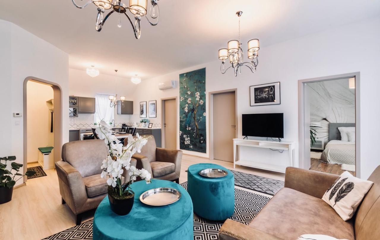 Monarchia Apartman Grand Mosonmagyaróvár Zewnętrze zdjęcie